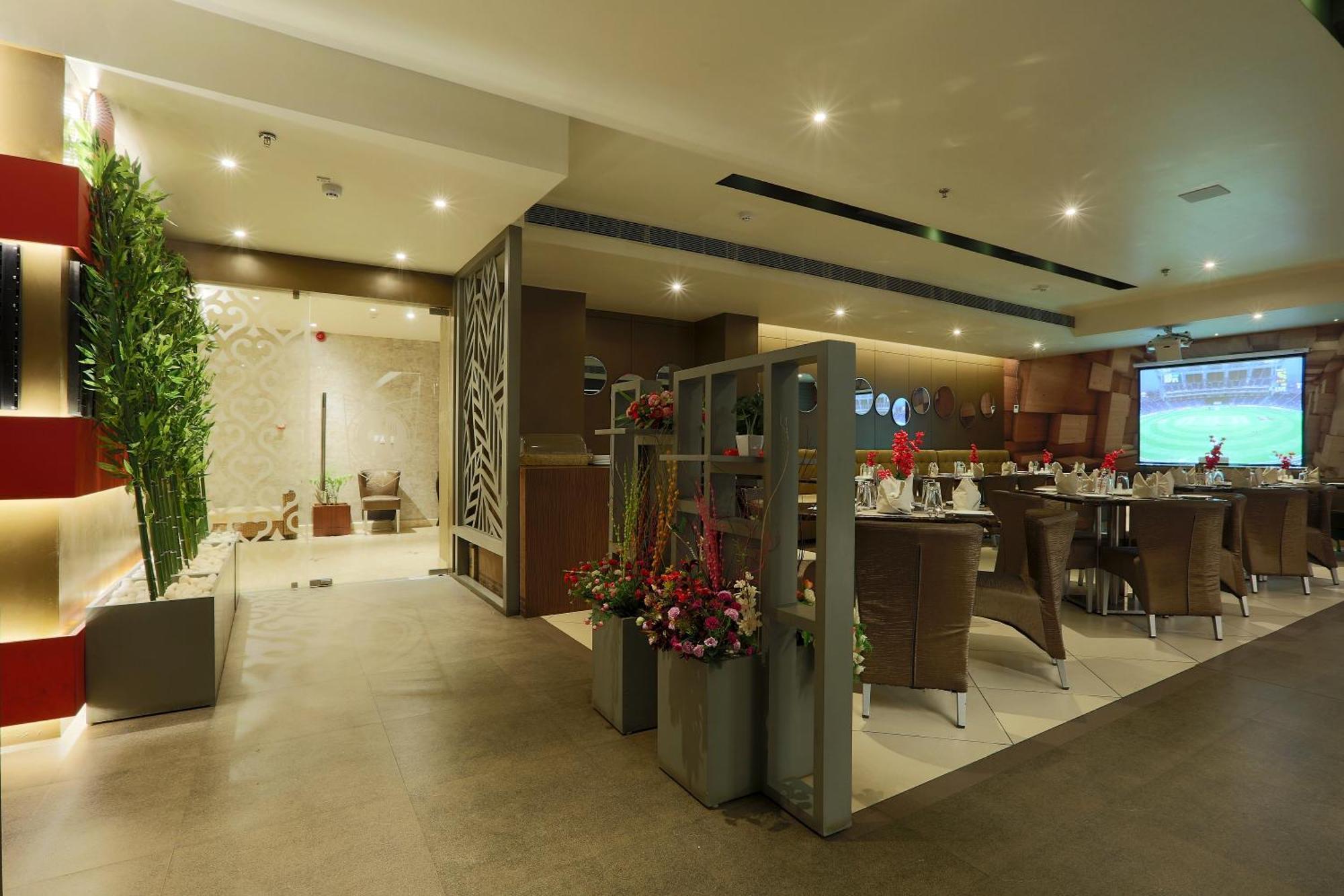 Hotel Prithvi Palace Igi Airport Delhi ニューデリー エクステリア 写真