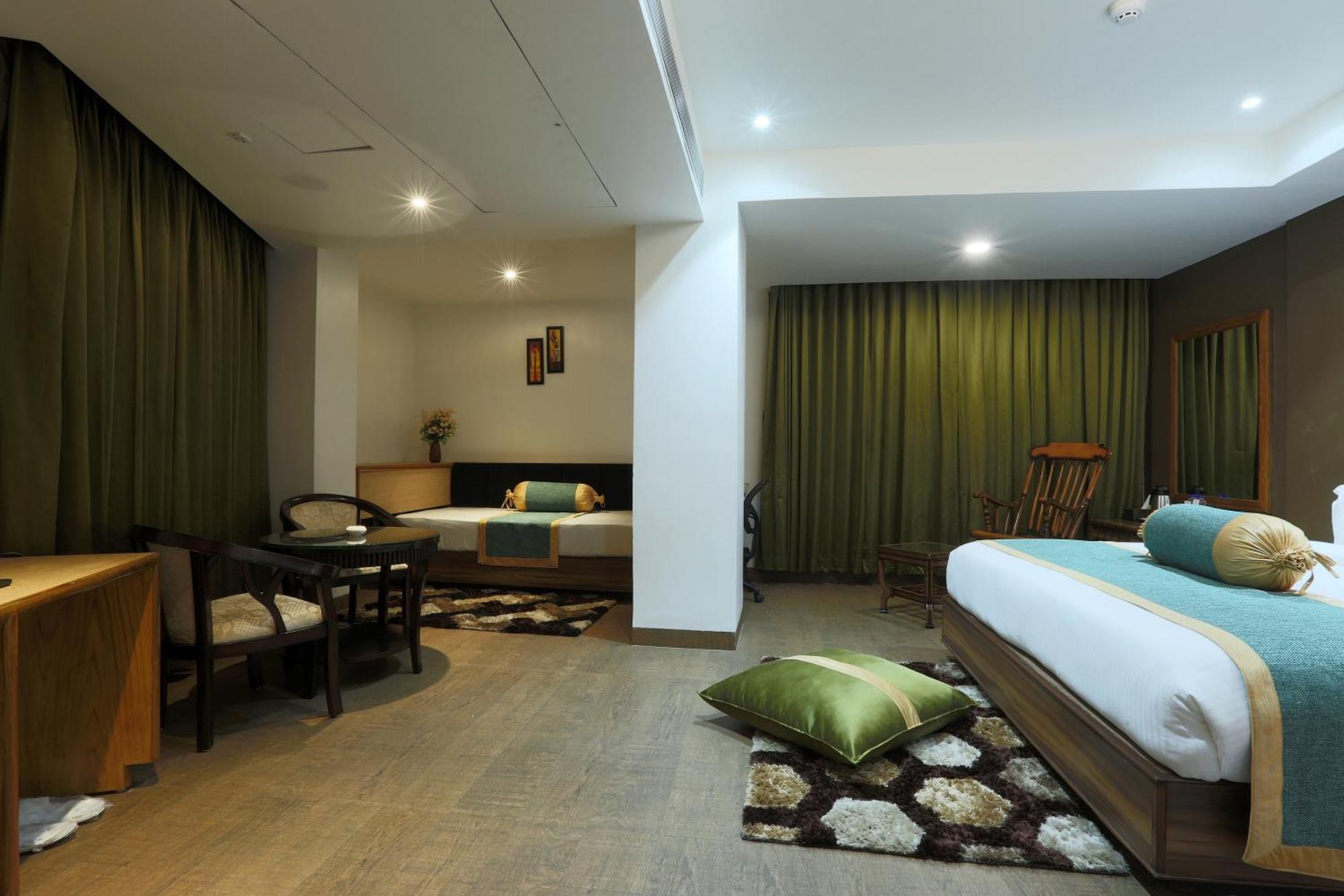 Hotel Prithvi Palace Igi Airport Delhi ニューデリー エクステリア 写真
