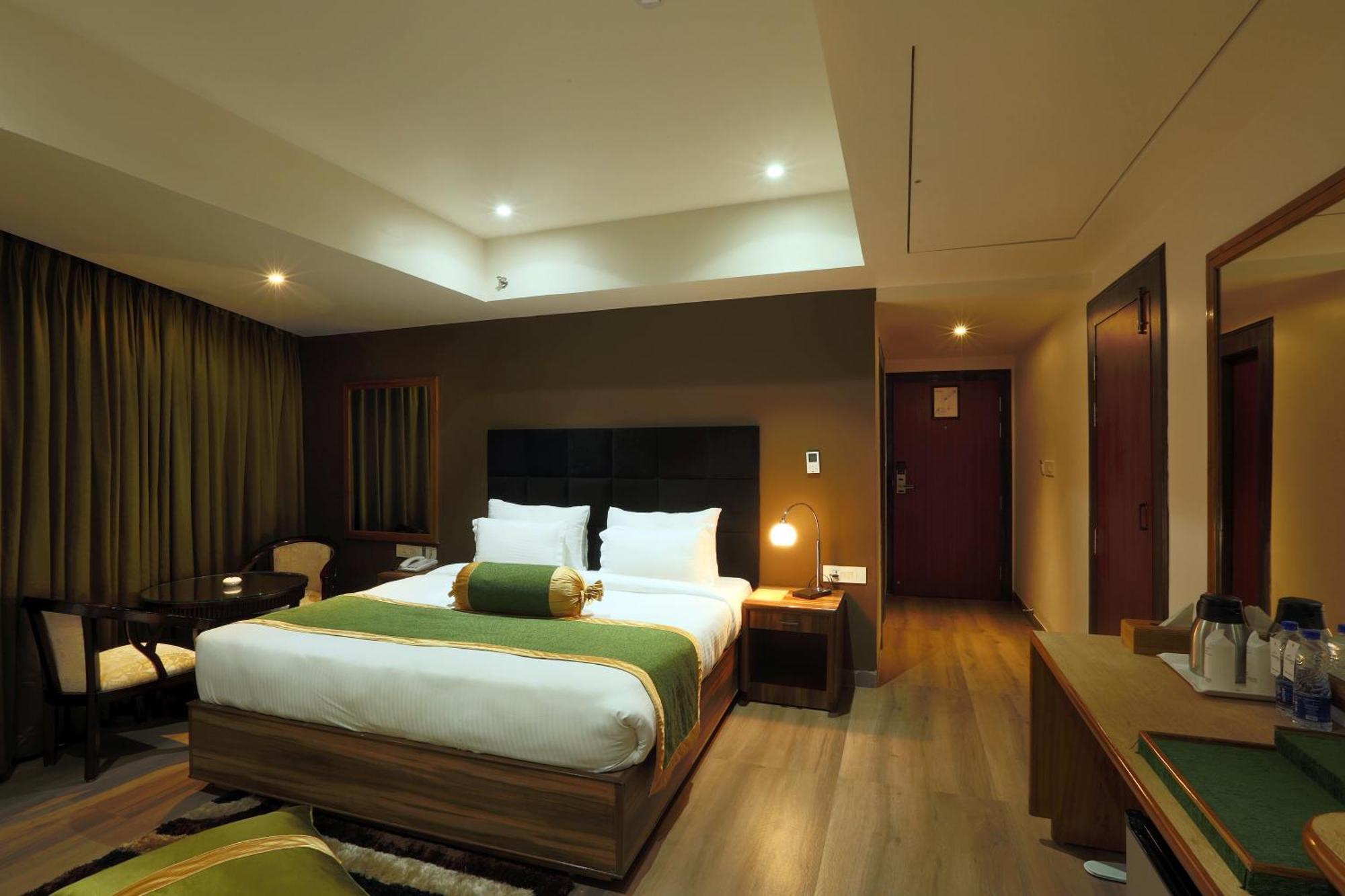 Hotel Prithvi Palace Igi Airport Delhi ニューデリー エクステリア 写真