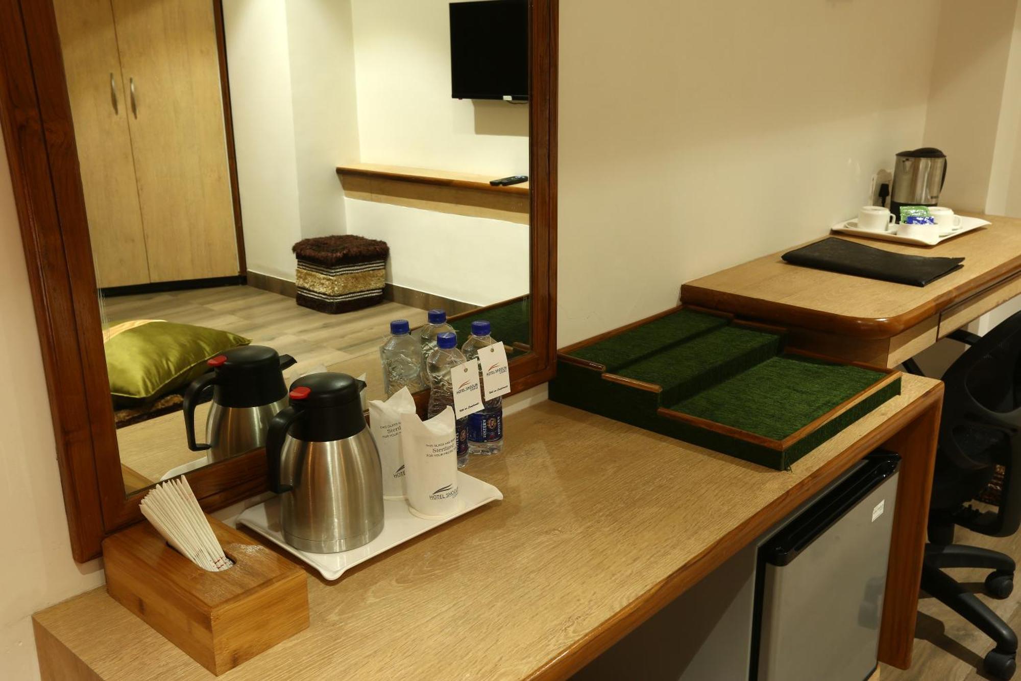 Hotel Prithvi Palace Igi Airport Delhi ニューデリー エクステリア 写真