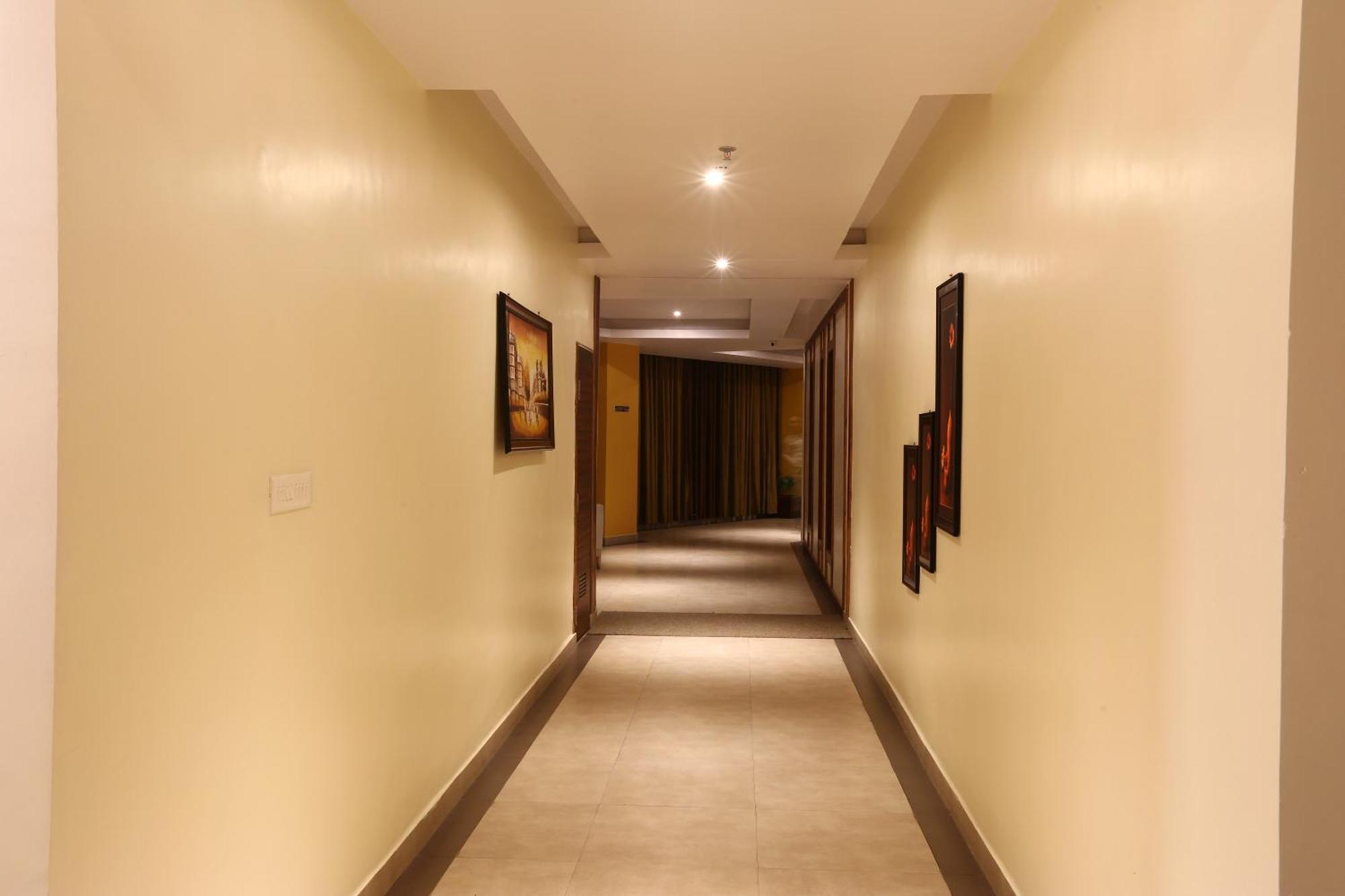 Hotel Prithvi Palace Igi Airport Delhi ニューデリー エクステリア 写真