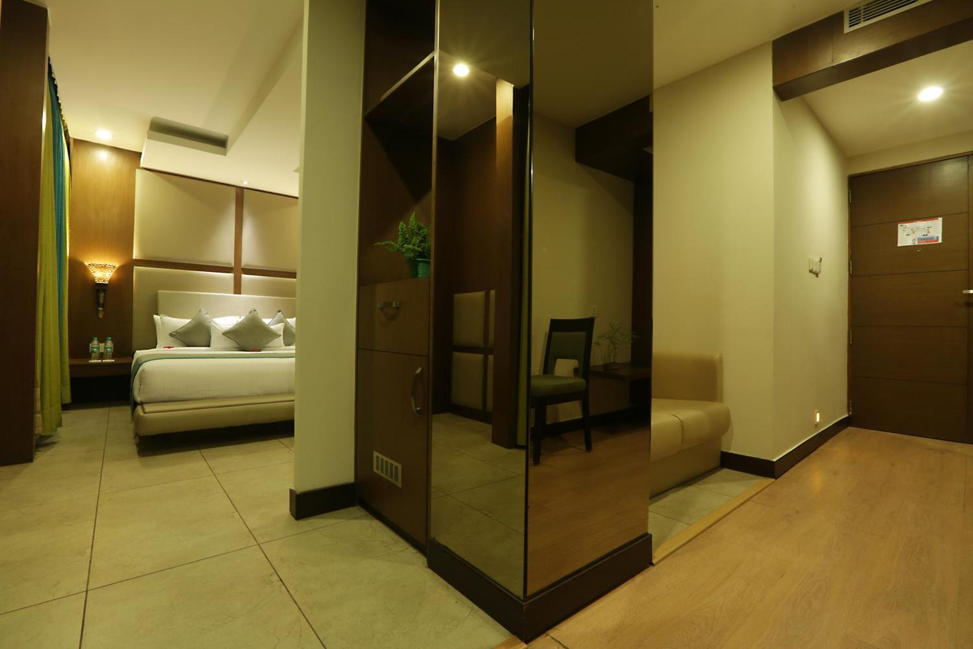 Hotel Prithvi Palace Igi Airport Delhi ニューデリー エクステリア 写真