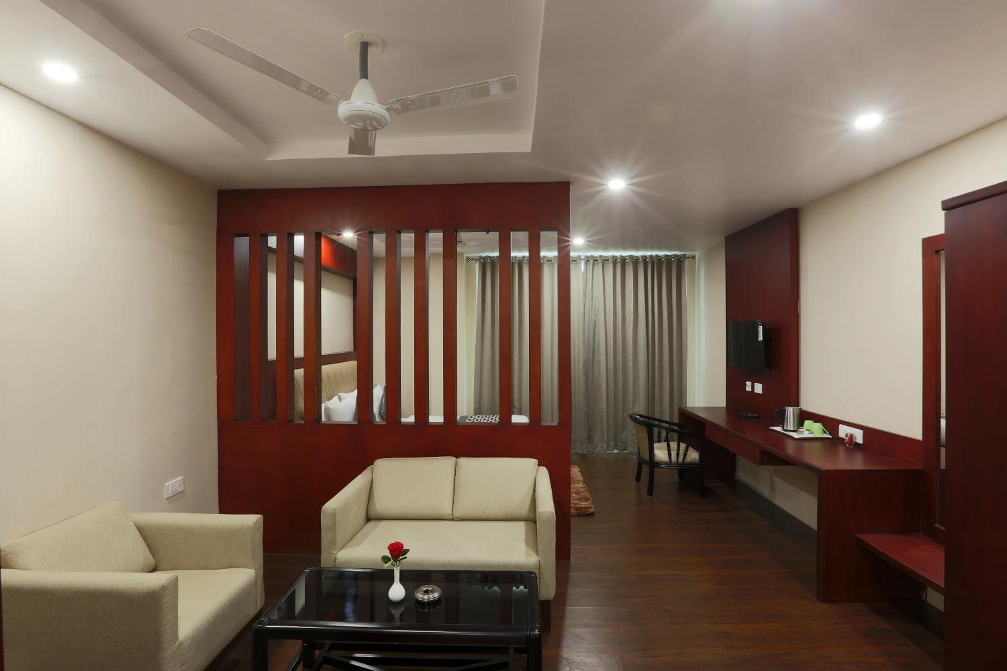 Hotel Prithvi Palace Igi Airport Delhi ニューデリー エクステリア 写真