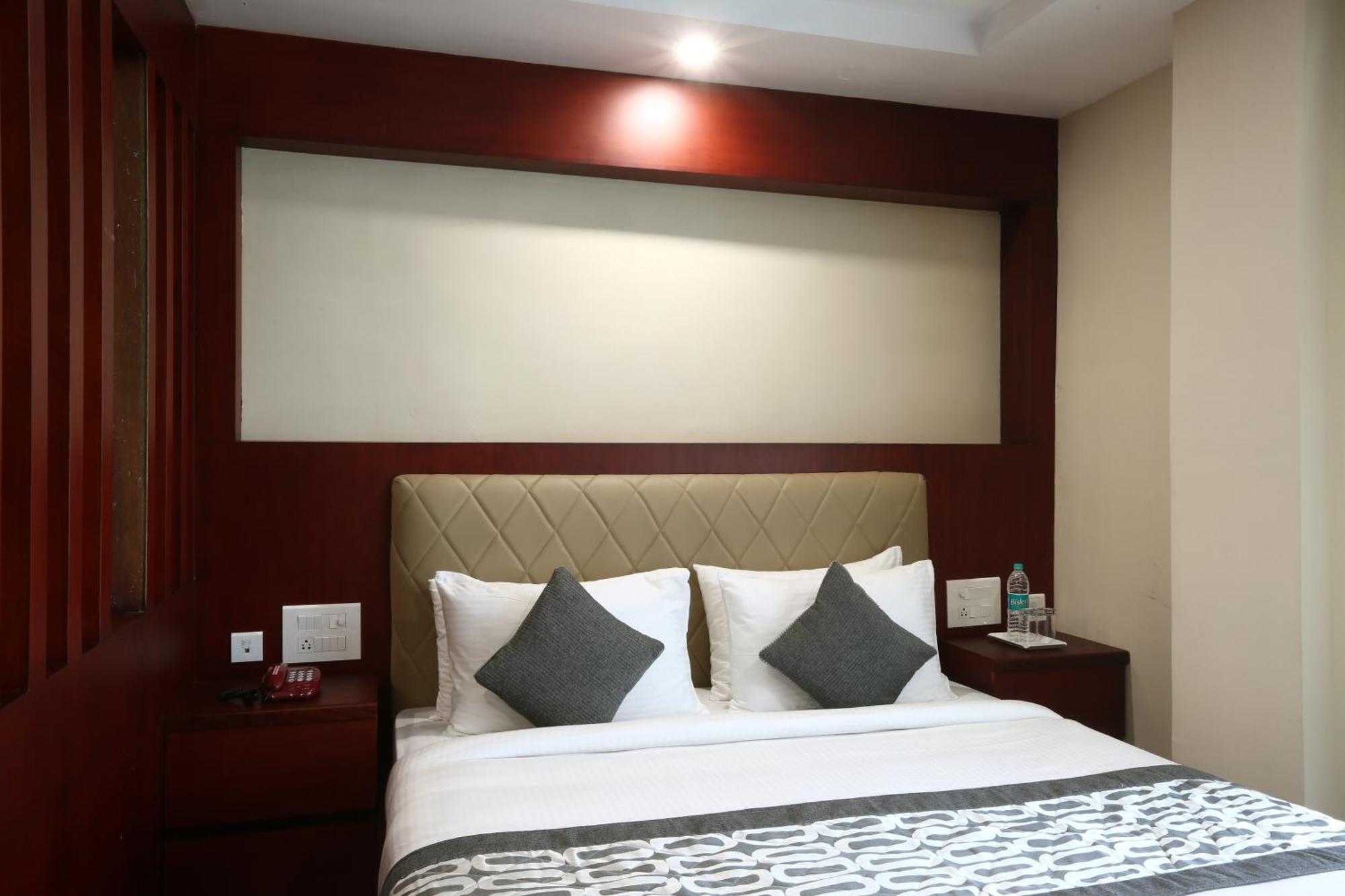 Hotel Prithvi Palace Igi Airport Delhi ニューデリー エクステリア 写真