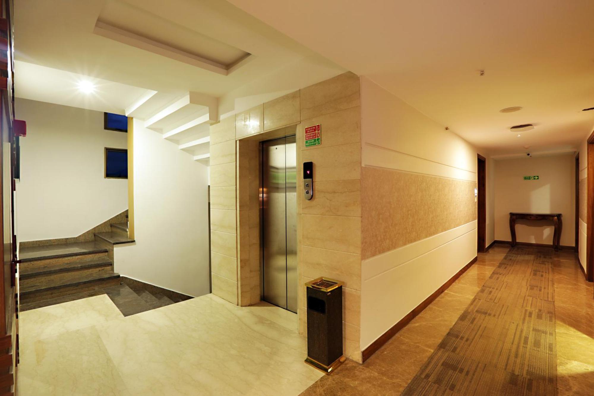 Hotel Prithvi Palace Igi Airport Delhi ニューデリー エクステリア 写真