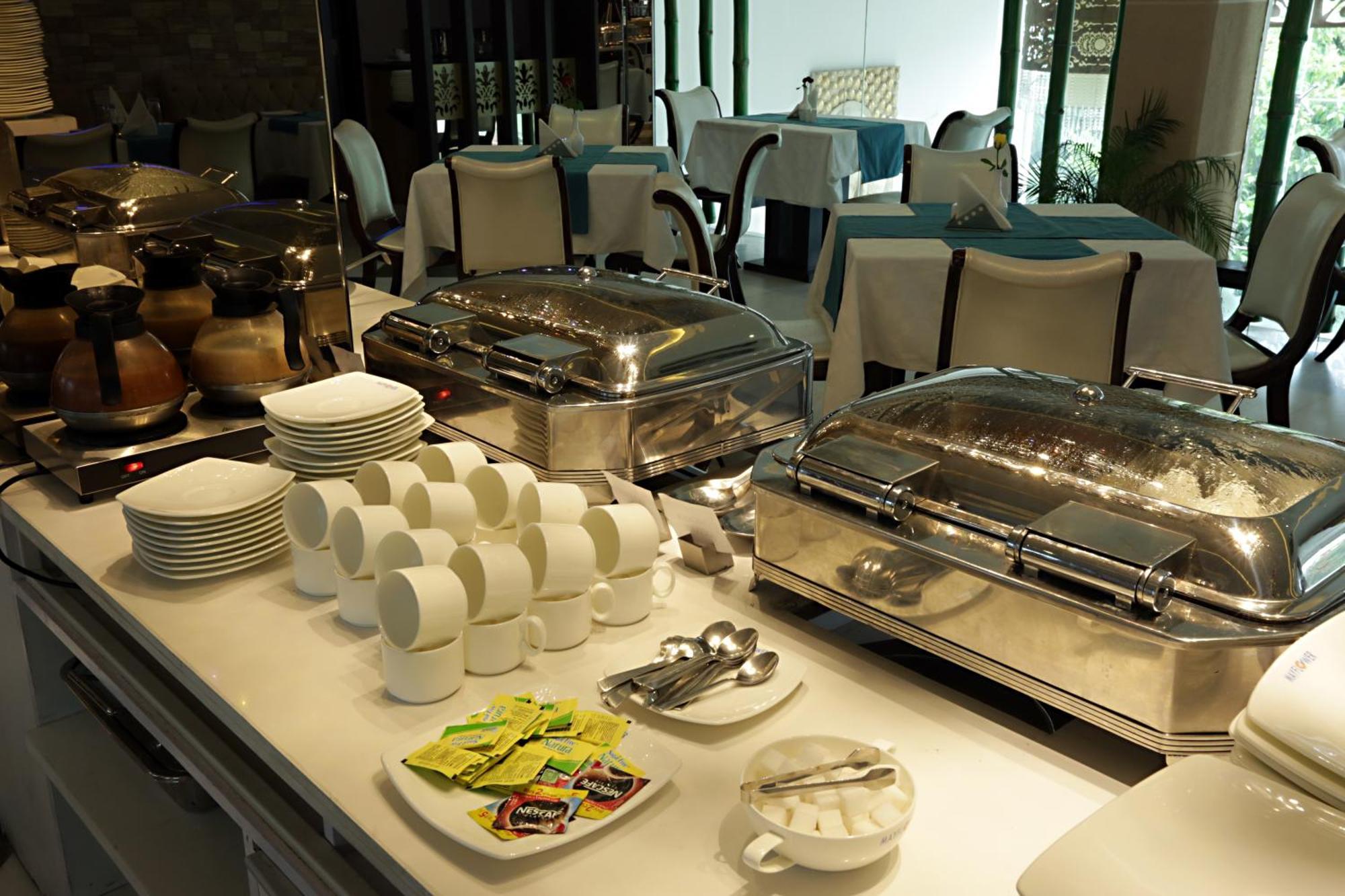 Hotel Prithvi Palace Igi Airport Delhi ニューデリー エクステリア 写真