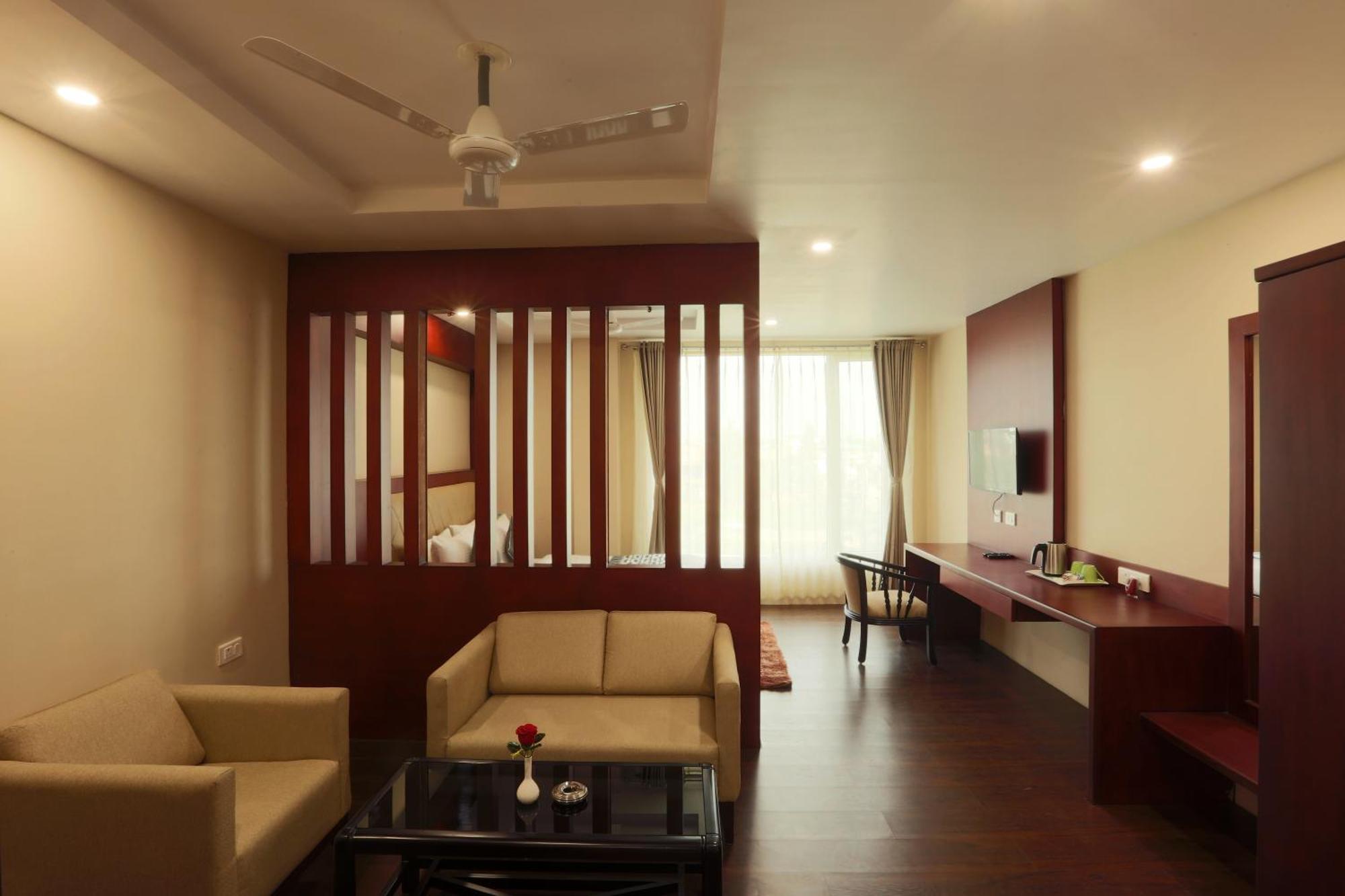 Hotel Prithvi Palace Igi Airport Delhi ニューデリー エクステリア 写真